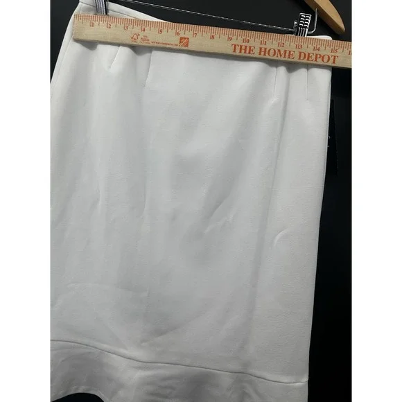 Le Suit Womans White 2-Piece Skirt Suit Set Sz 4 Lined Career Office - Picture 12 of 15